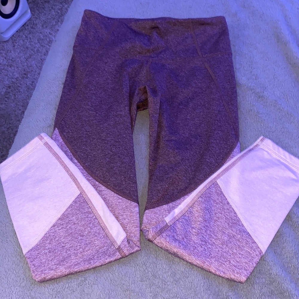 Old Navy workout leggings. Like new, only worn once.